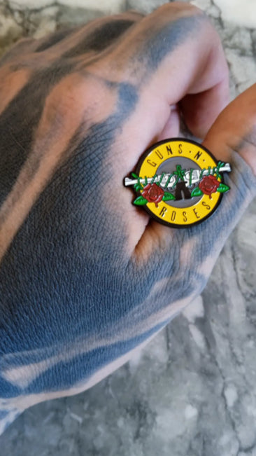 Broche / Pin's Guns N' Roses image 1