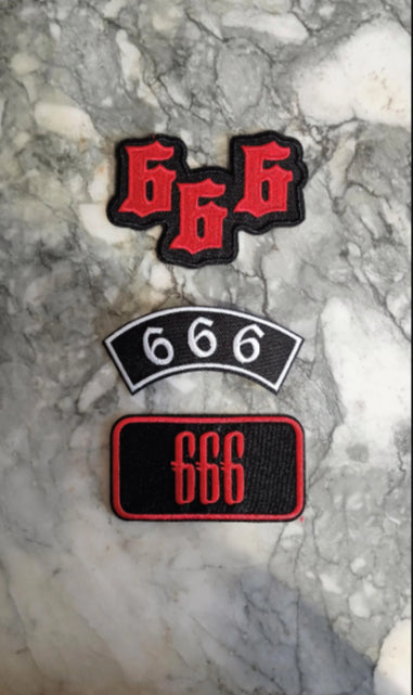 Lot de trois patchs 666 image 0
