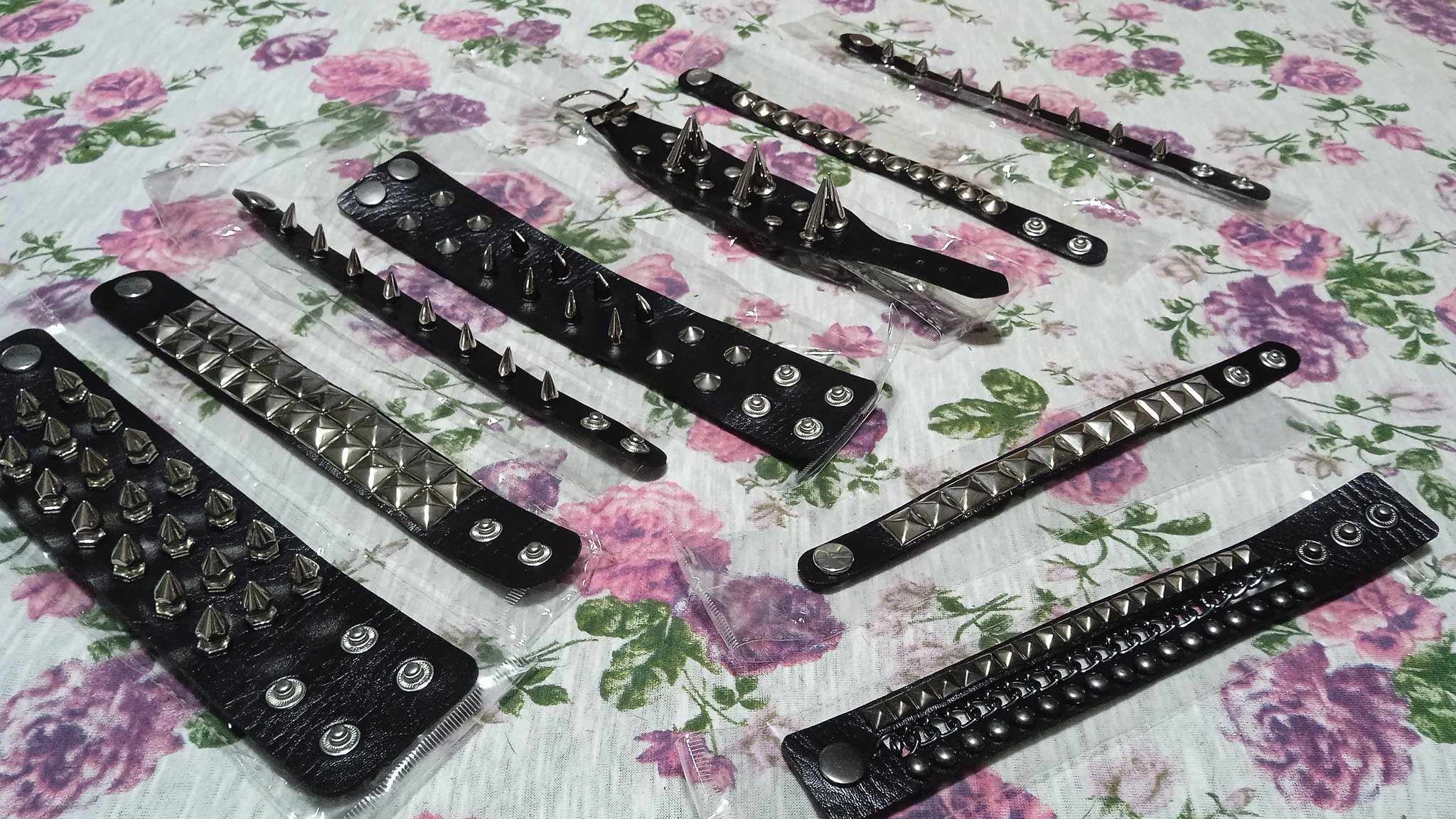 Bracelets a pics gothique / rock image 0