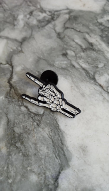 Pin's signe metal/rock image 0