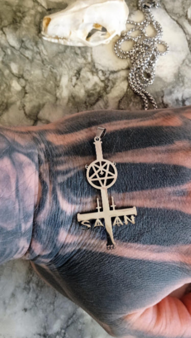 Chaine plus pendentif croix satanique image 0