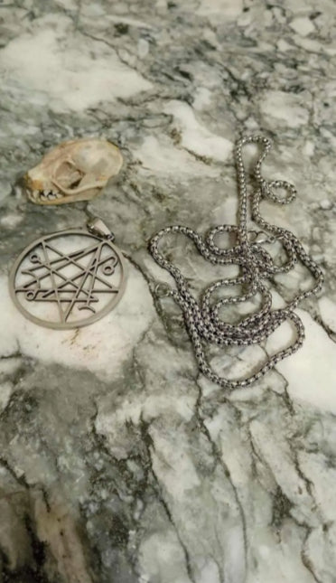 Collier plus pendentif sigil du Necronomicon image 0