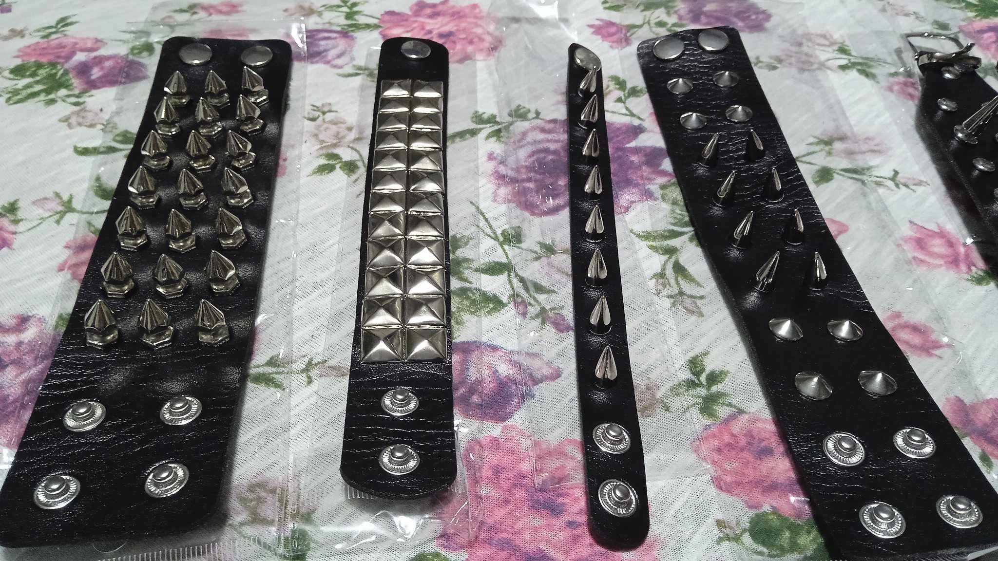 Bracelets a pics gothique / rock image 2